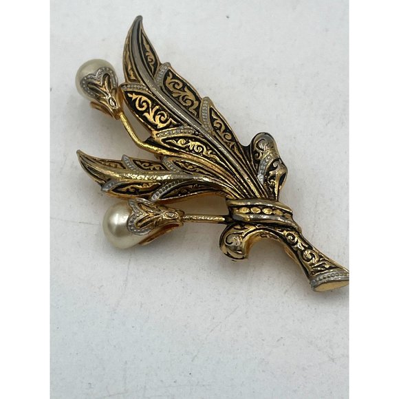 Vintage Gold-Tone Leaf Brooch With Faux Pearl Accents & Intricate Detailing - Picture 1 of 4